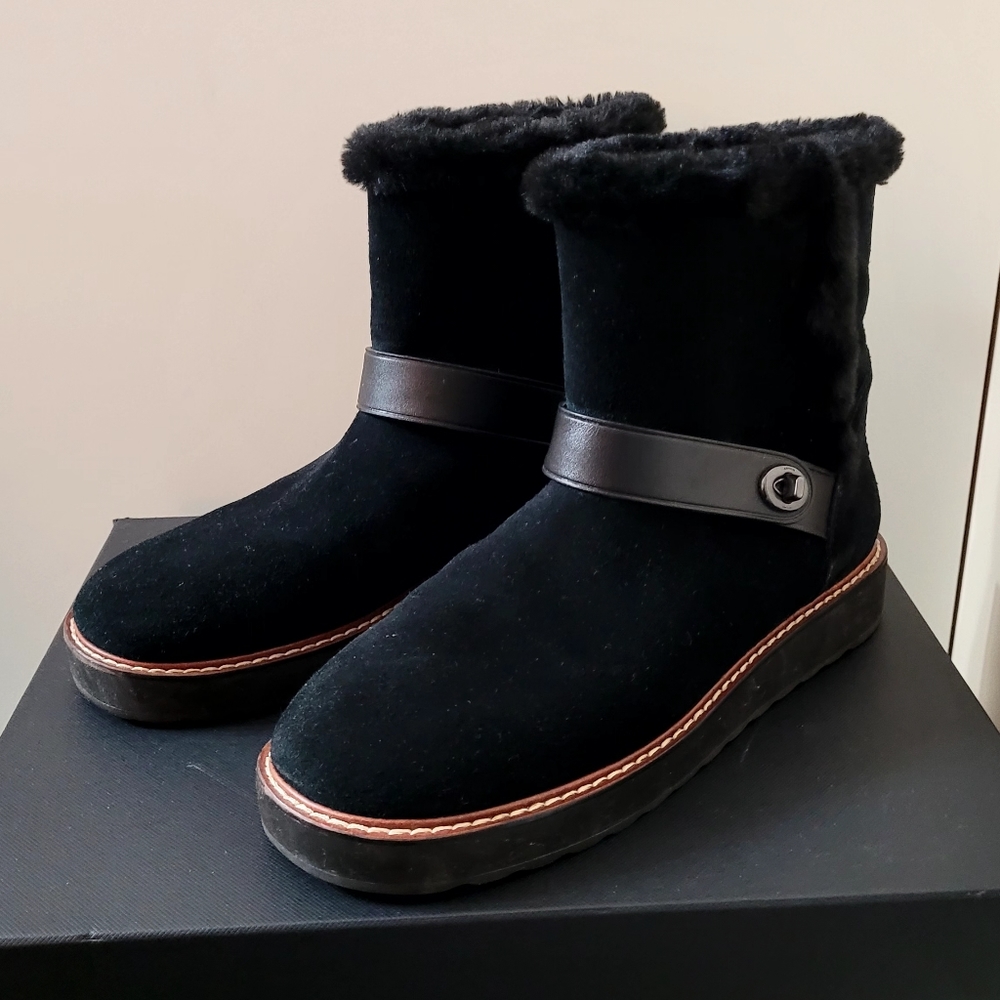 Black Illia suede boots size 10